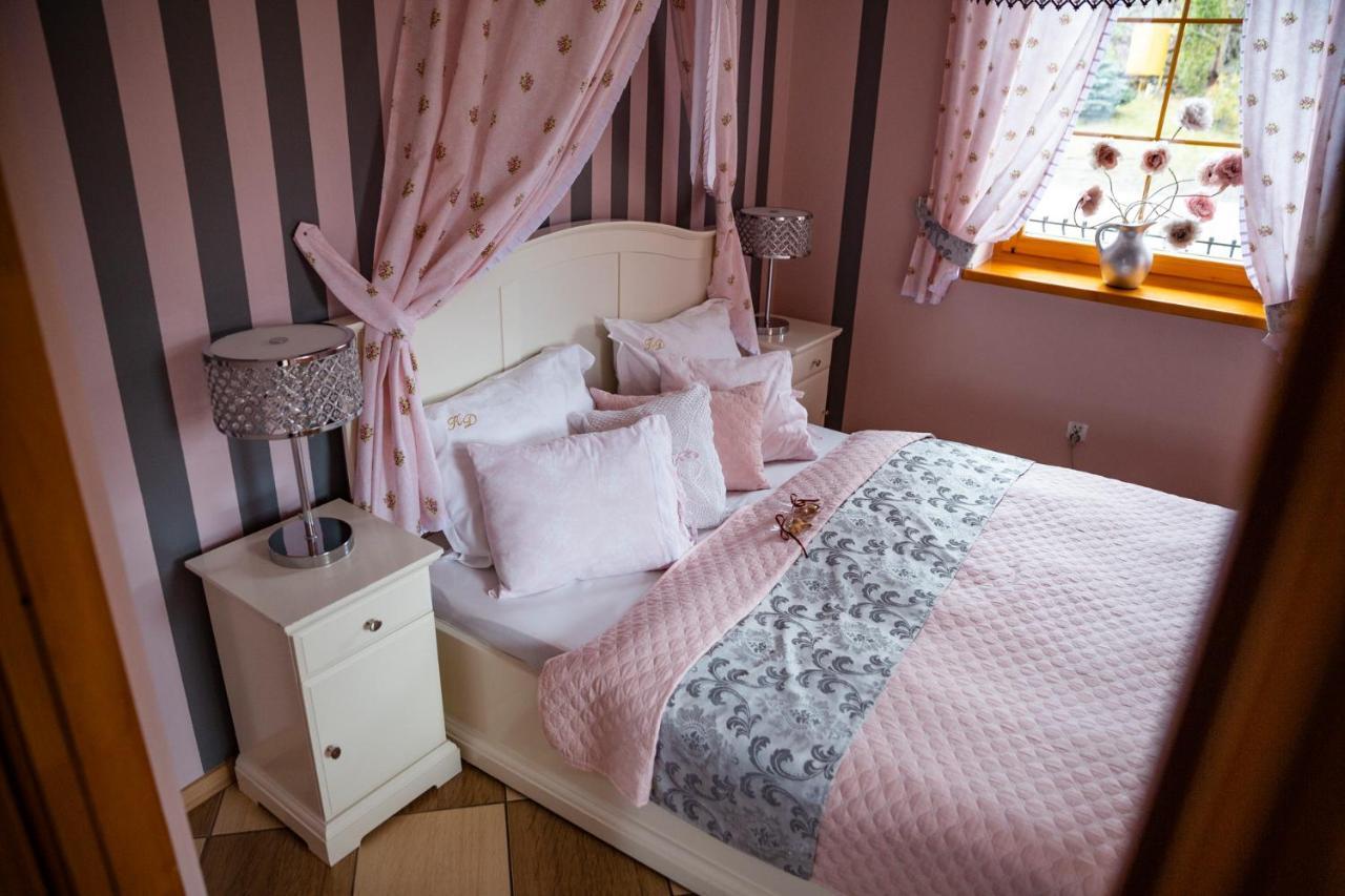 Bed & Breakfast Karolowy Dwor 3*