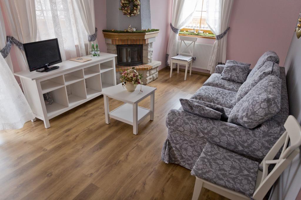 Karolowy Dwór Nocleg ze śniadaniem 3*